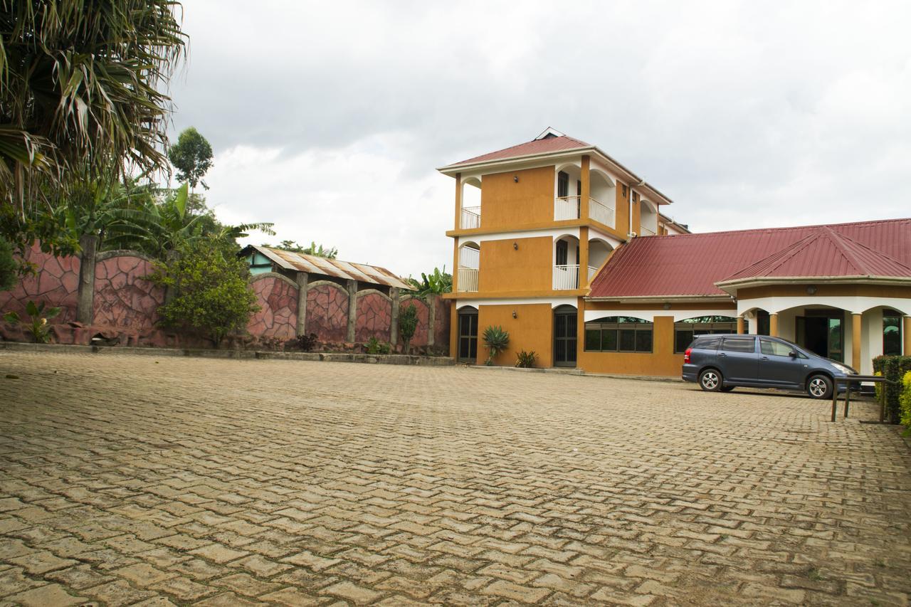 Rays Hotel Mbarara Buitenkant foto