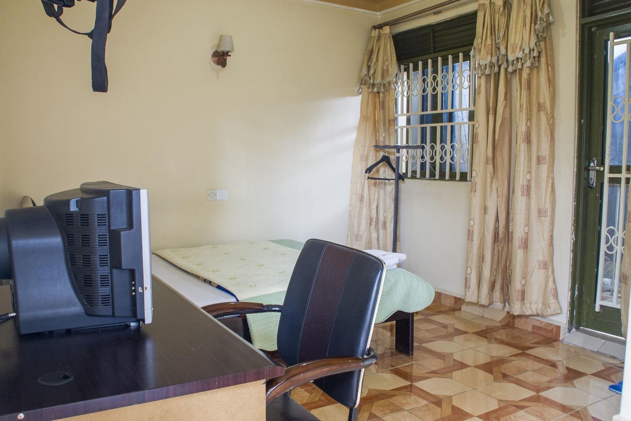 Rays Hotel Mbarara Buitenkant foto