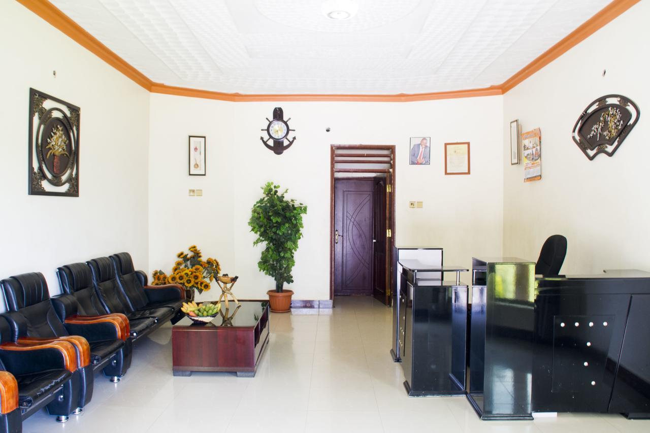 Rays Hotel Mbarara Buitenkant foto