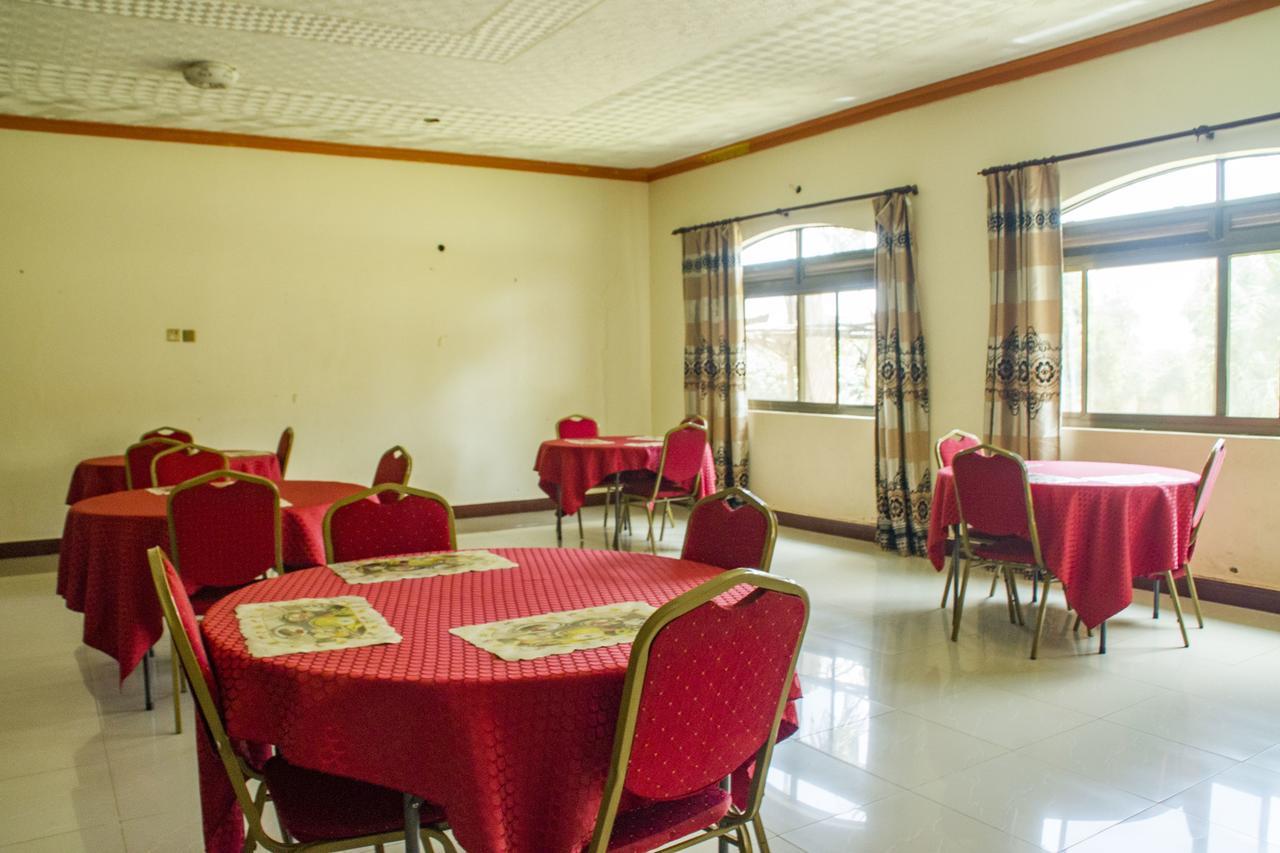 Rays Hotel Mbarara Buitenkant foto