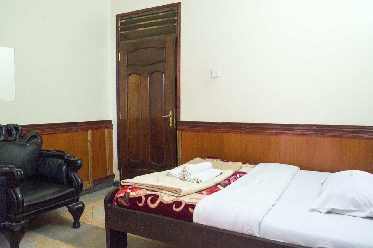 Rays Hotel Mbarara Buitenkant foto